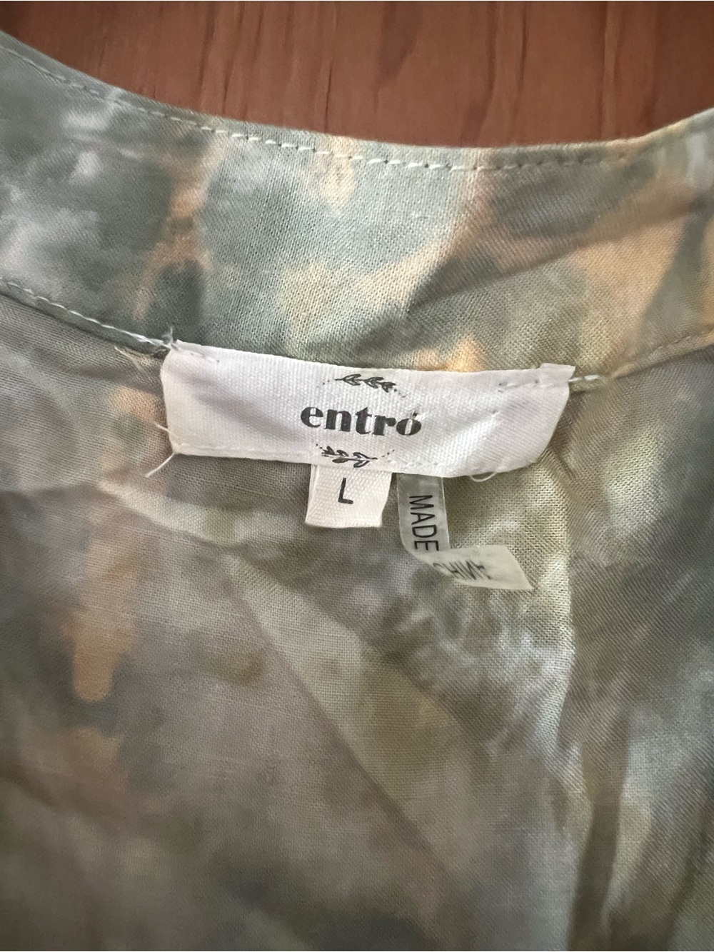 Lace-Up Tie-Dye Sleeveless Peasant Top in Olive & Cream - Picture 3 of 3